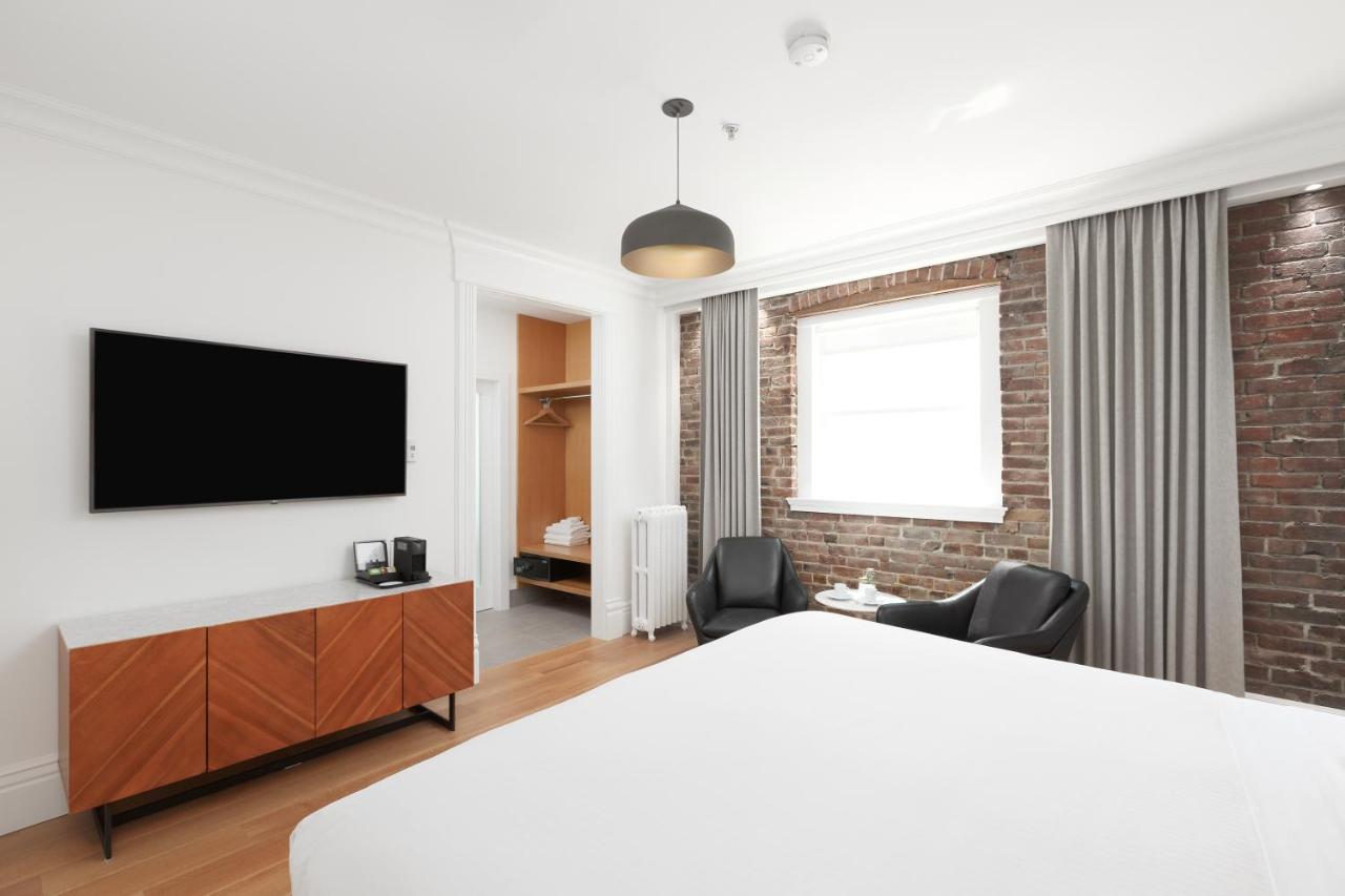 Legacy King Room