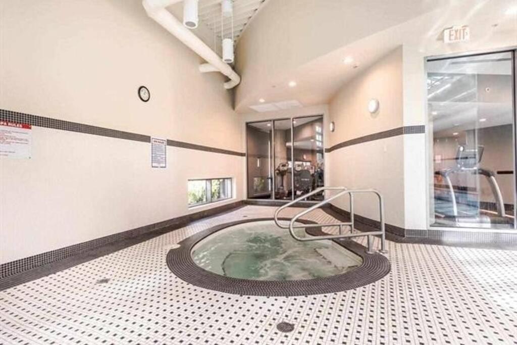 Three-Bedroom Apartment Water View