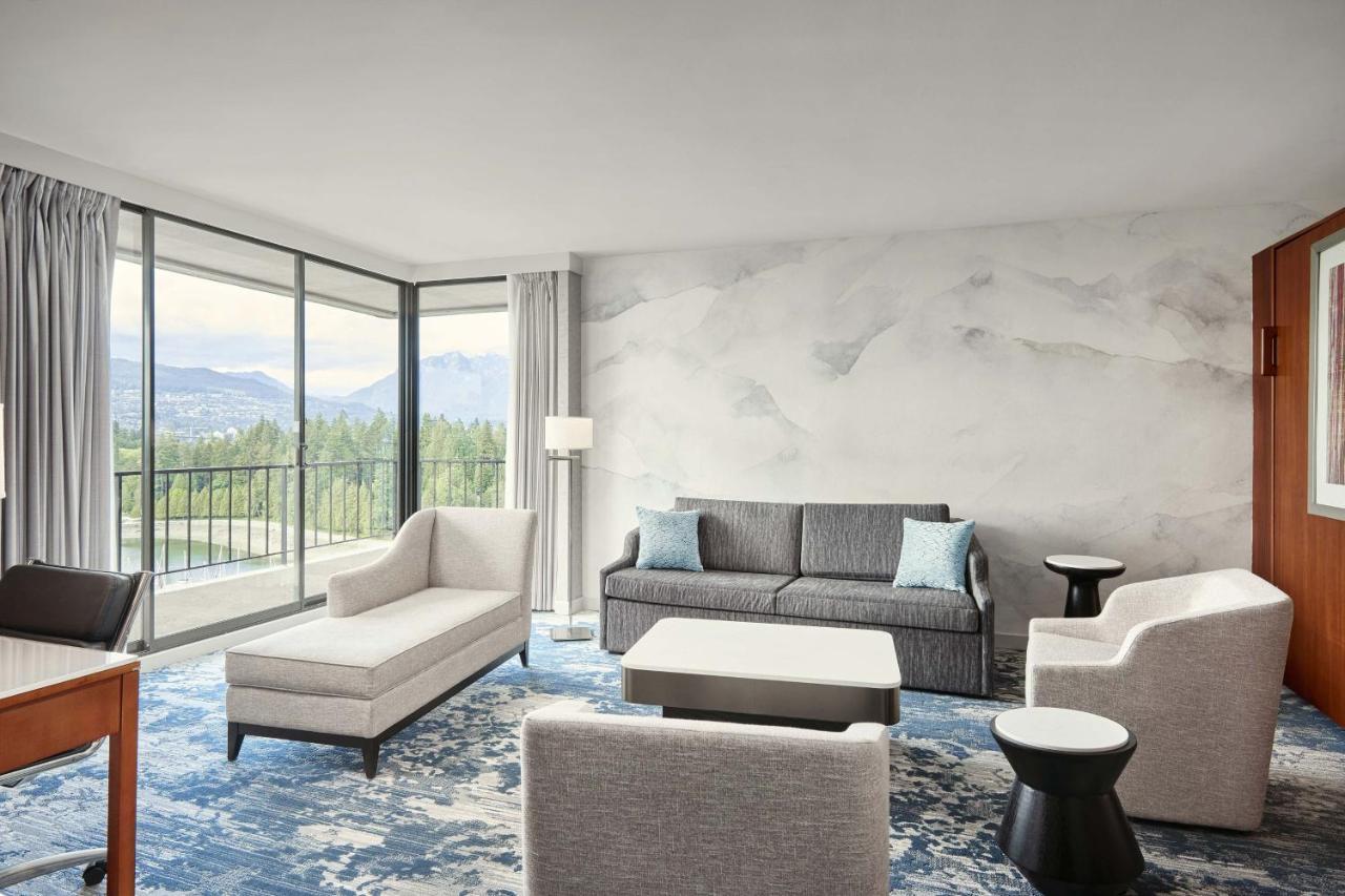 Panoramic 1 Bedroom Suite 1 King Sofa Bed Harbor & Mountain View,1553709784:JPEG