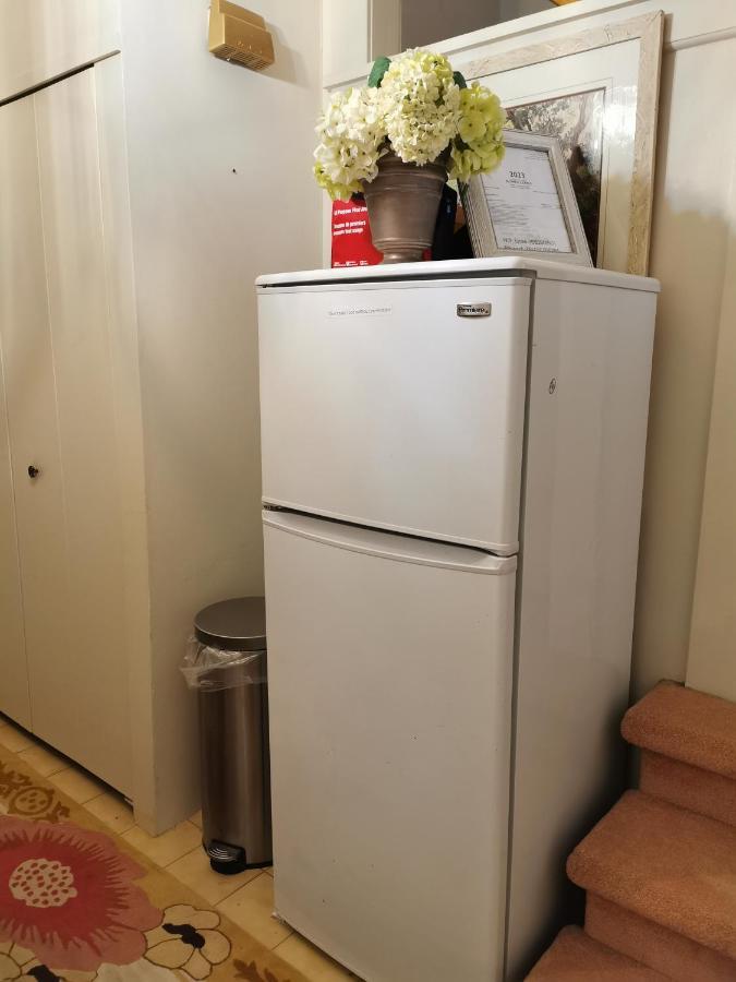 Single Room Shared Shower Toilet