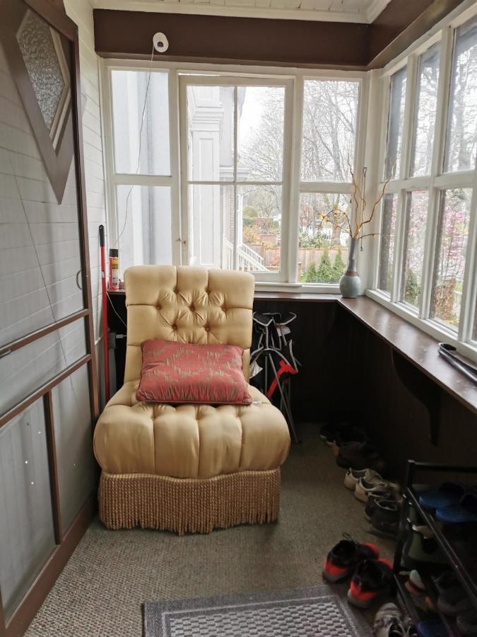 Single Room Shared Shower Toilet