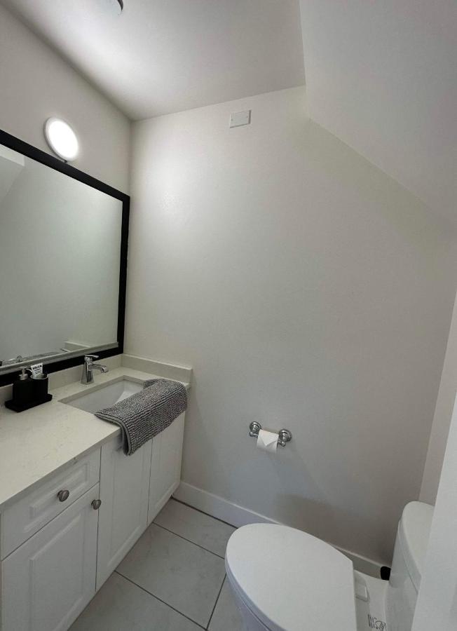 Deluxe Queen Suite