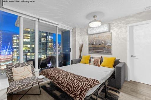 Two-Bedroom Apartment Balcony Sea View