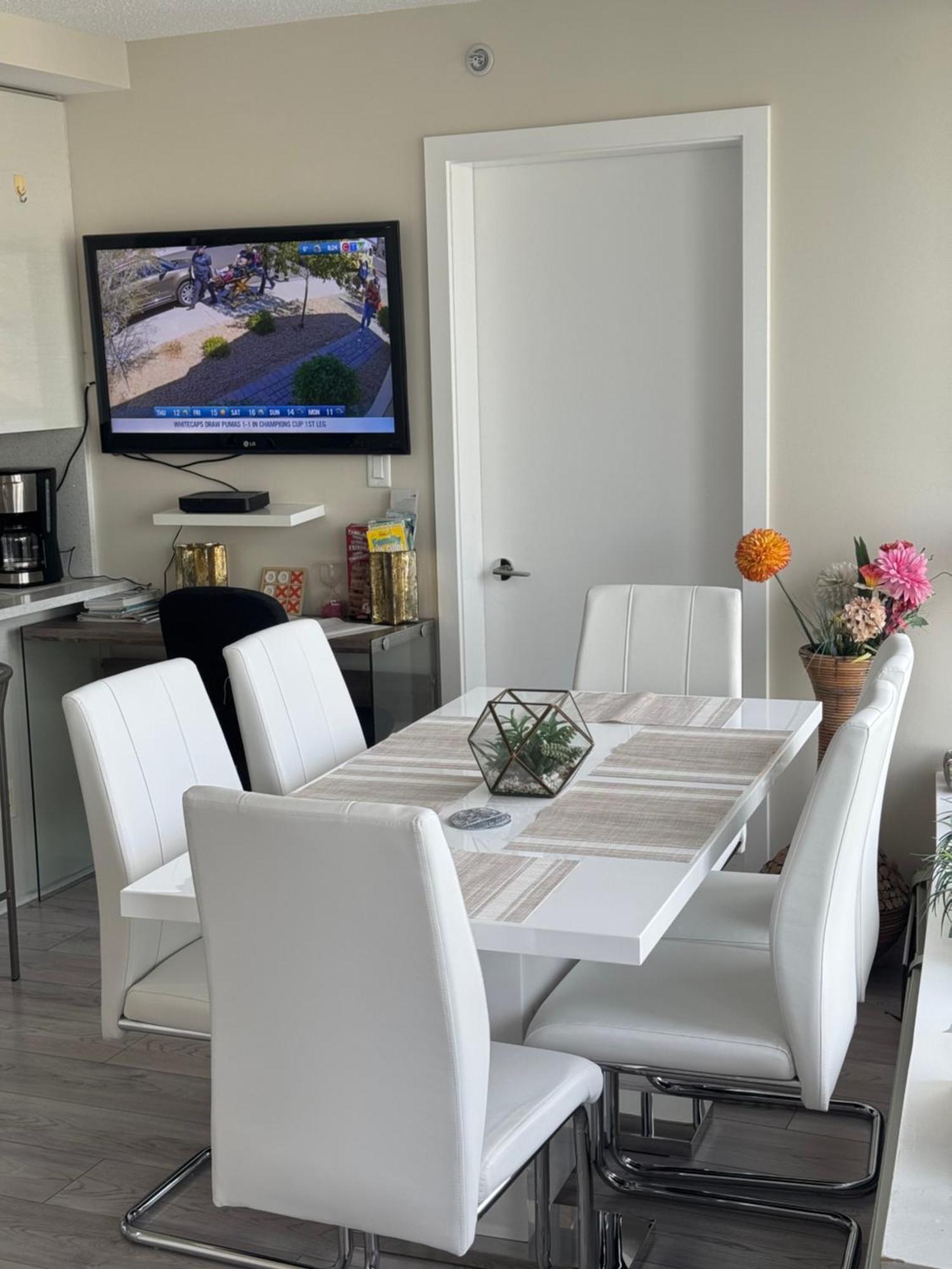 Two-Bedroom Apartment Balcony Sea View
