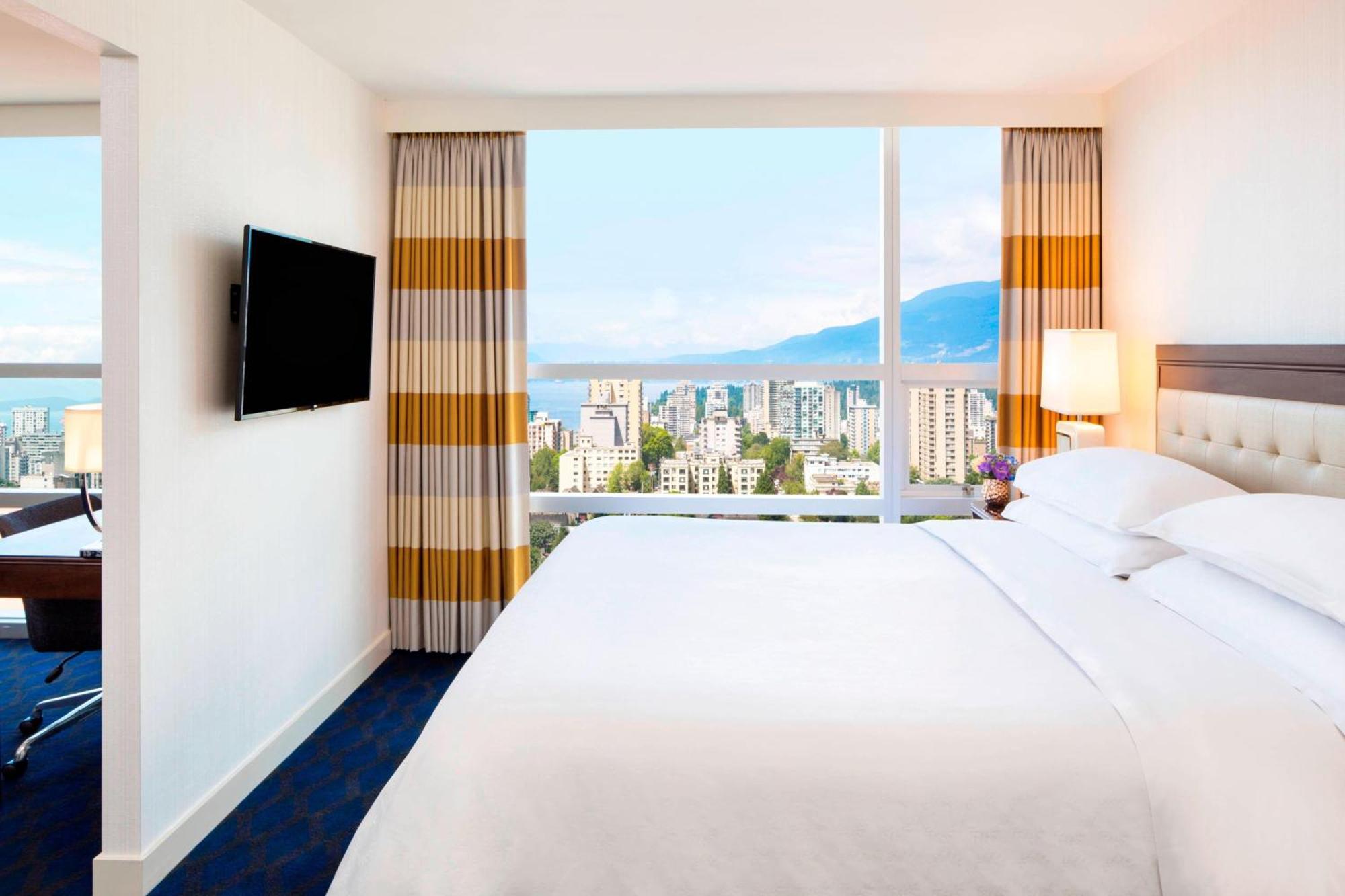 Junior King Suite High Floor or Club Lounge Access,1706077616:JPEG