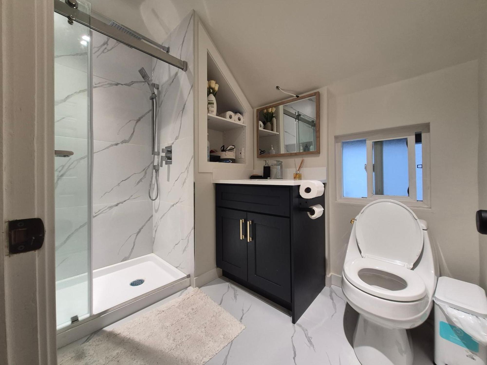 Single Room Shared Shower Toilet