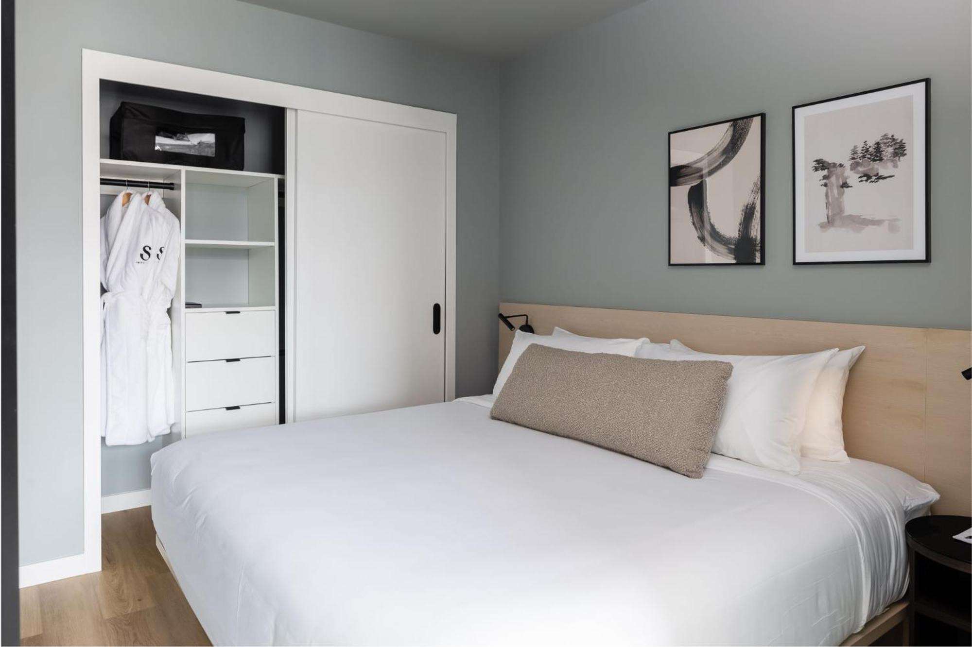 One-Bedroom Apartment