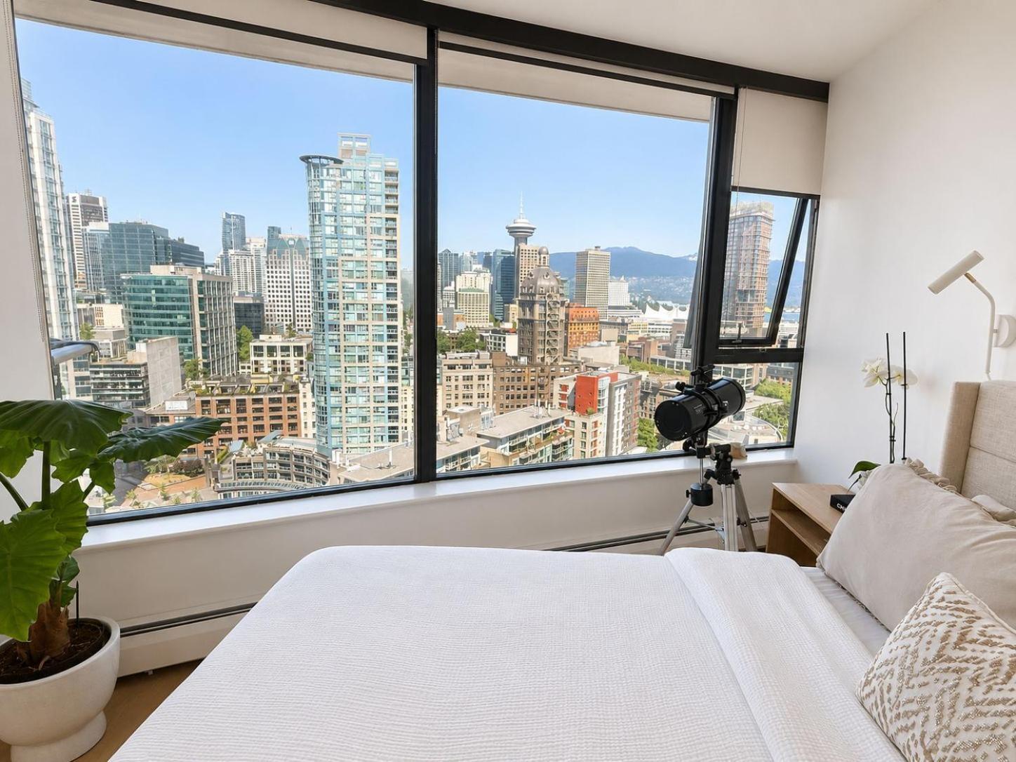 Three-Bedroom Apartment Water View