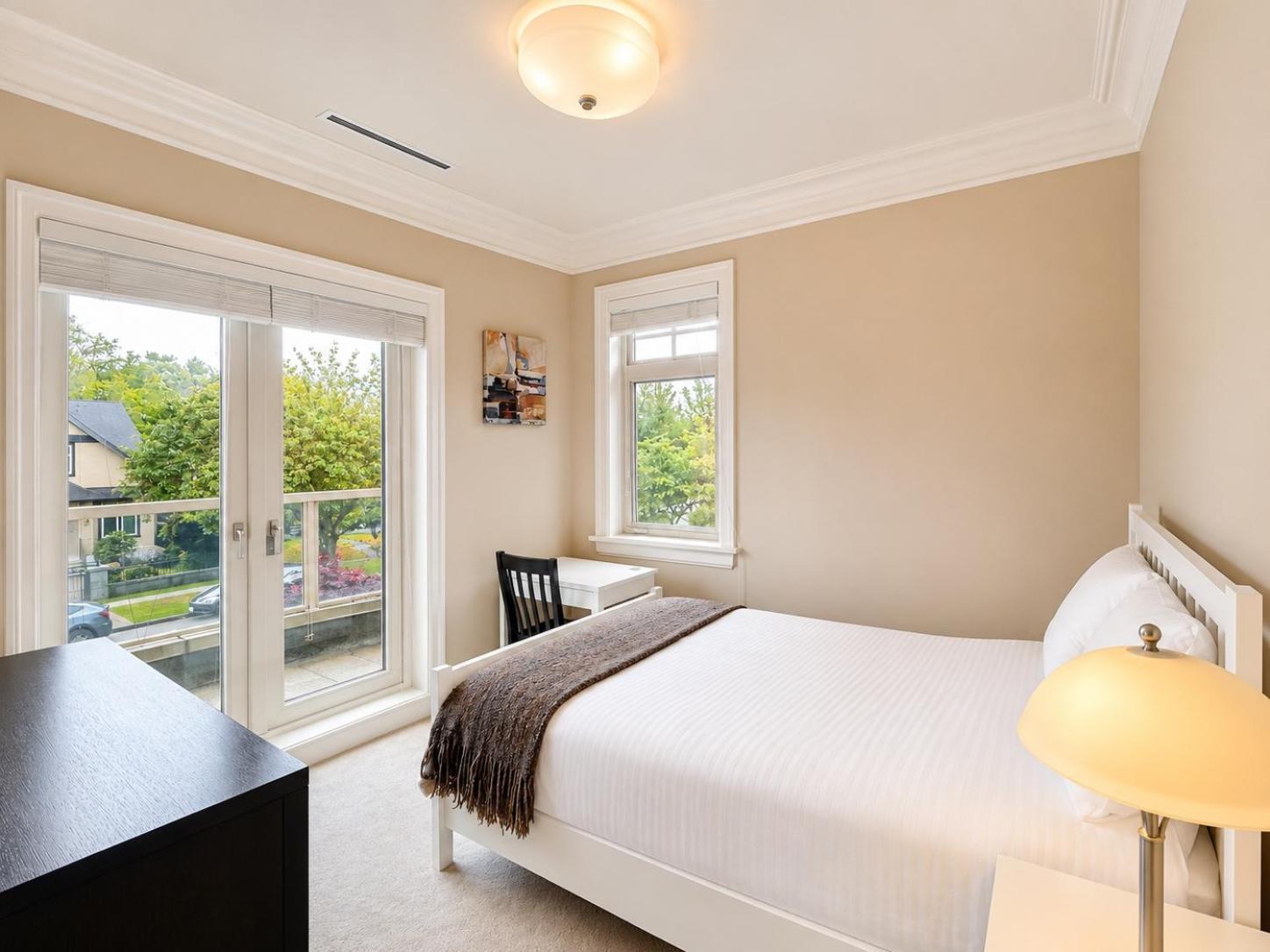Double Room Private Bathroom