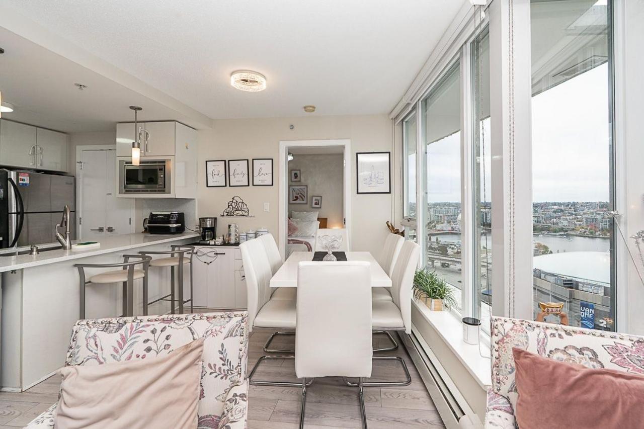 Two-Bedroom Apartment Balcony Sea View