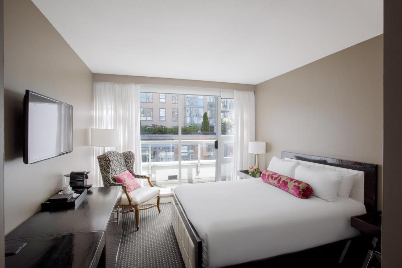 Standard Queen Room