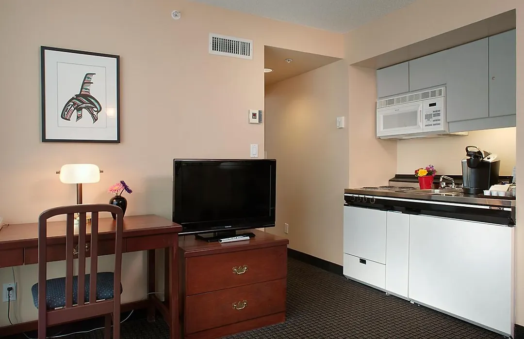 Rosedale On Robson Suite Hotel-1