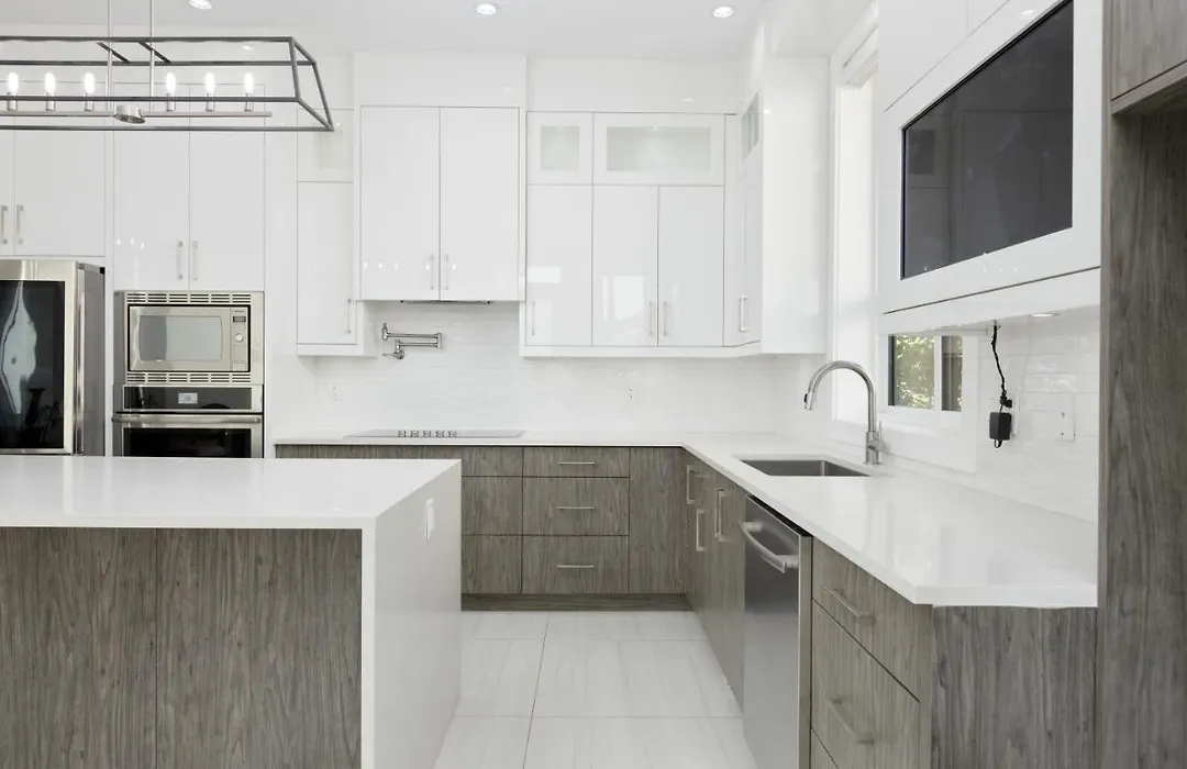 Cheerful 5 Bedroom House In Vancouver-1