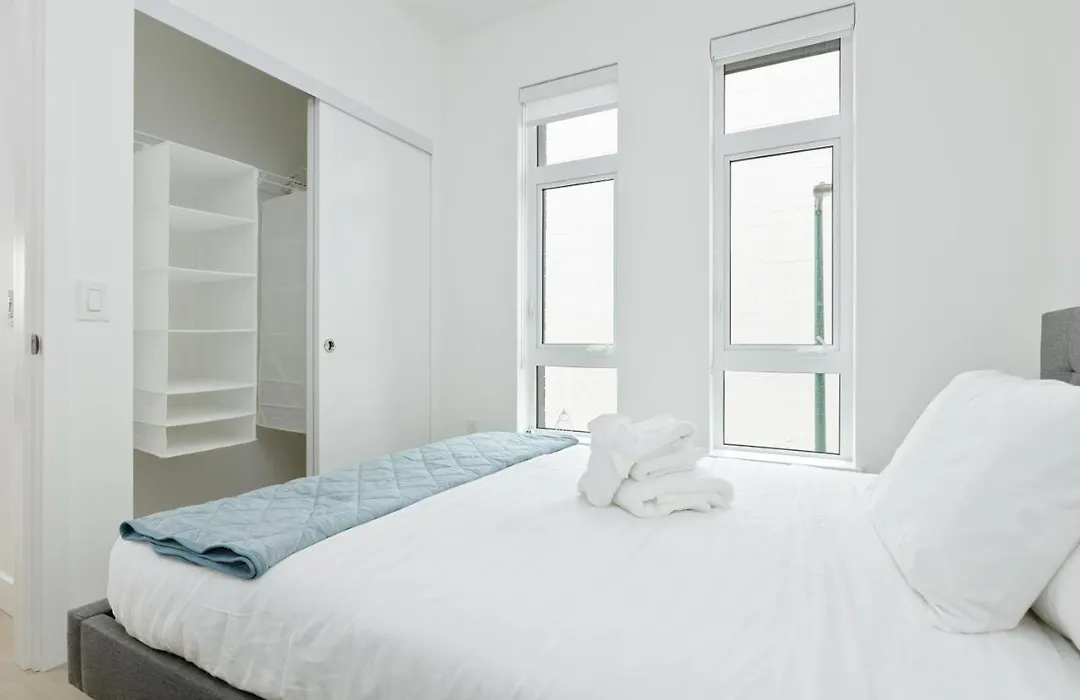 Cozy 2-Bedroom Condo In Vancouver-1