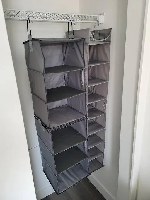 Modern 1-Bedroom Plus Den Condo With Convenient Computer Setup, And Pet-Friendly Environment, An Ideal Accommodation For Travellers-1