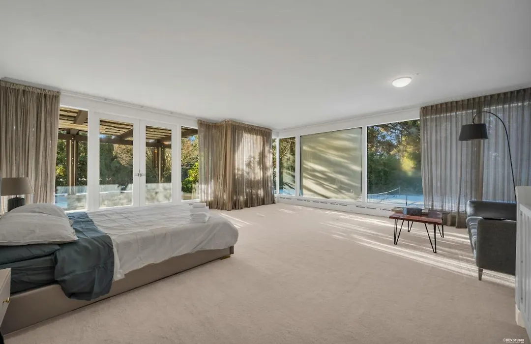 Historic Specious Home In Vancouver West-1