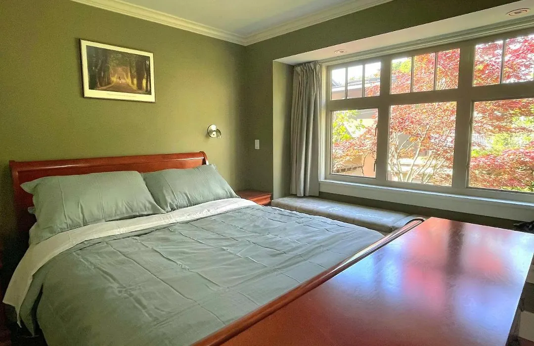Elegant, Sunny Modern Home With Skylights - Kitsilano, Vancouver-1