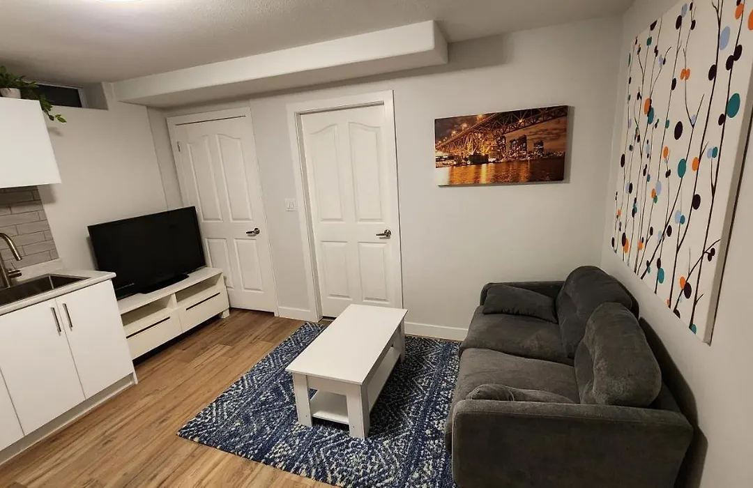 Charming East Van Hideaway - Near Skytrain-1