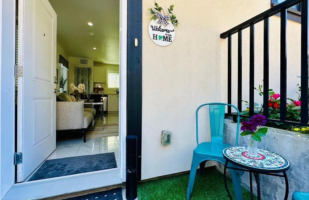 2Br Laneway Suite - Oakridge - Free Parking & Pets Welcome-1