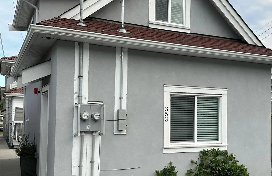 Bright And Cozy Modern Home In Vancouver - Central To Yvr-Downtown - Free Private Parking-1