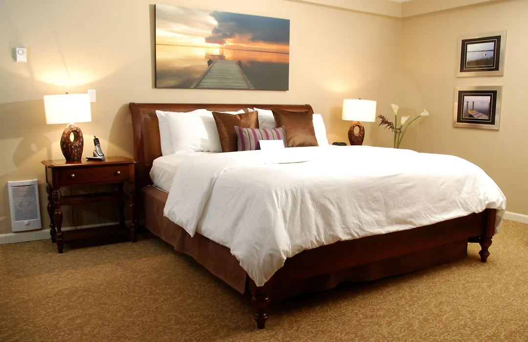 Rosellen Suites At Stanley Park-1