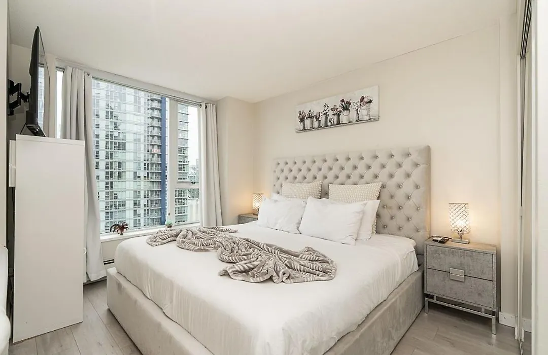 Downtown Water View Condo: Modern 2BR with AC and Parking-1