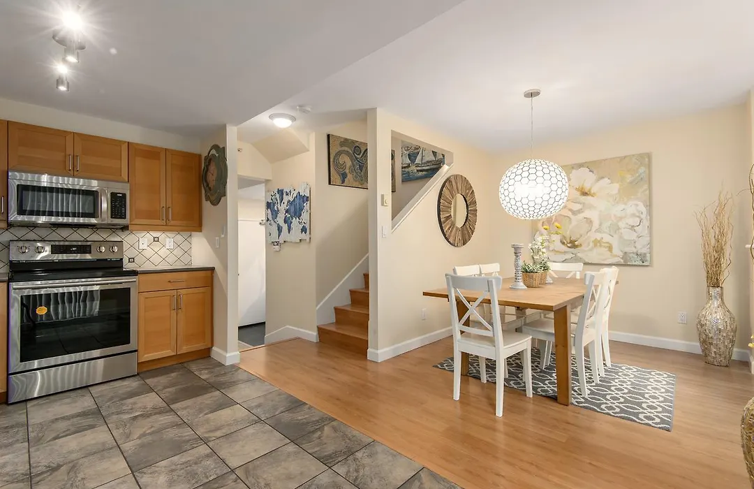 3Br/3Ba Downtown Luxury Townhouse-1