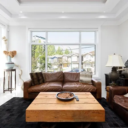 Cheerful 5 Bedroom House In Vancouver-3