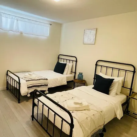 Adorable 2-Bedroom Basement In Vancouver-2