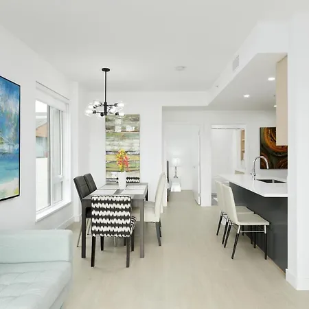 Cozy 2-Bedroom Condo In Vancouver-3