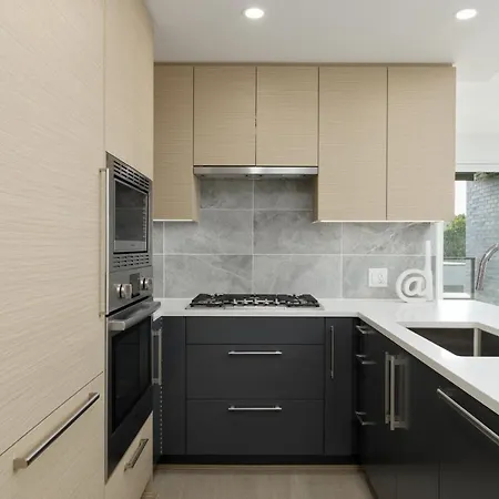 Cozy 2-Bedroom Condo In Vancouver-2
