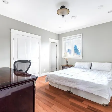 Cheerful 1-Bedroom Suite A In Vancouver-3
