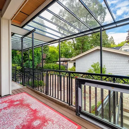 Cozy 1-Bedroom Share House In The Heart Of Vancouver-3