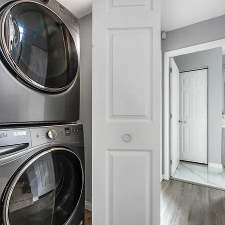 Stylish Dual Bedroom Suite In Van West-2
