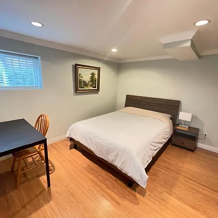 Arbutus Violet Room-2