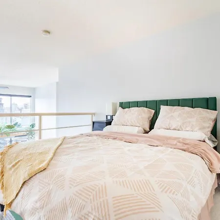 Loft In Downtown Vancouver With Free Parking-3