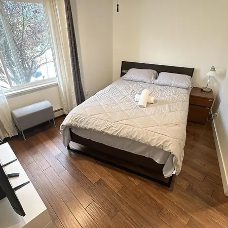 5 Mins Walk To Skytrain Station-3