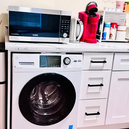 13 Mins To Downtown-Free Parking Near Joyce Skytrain -2 Beds-3