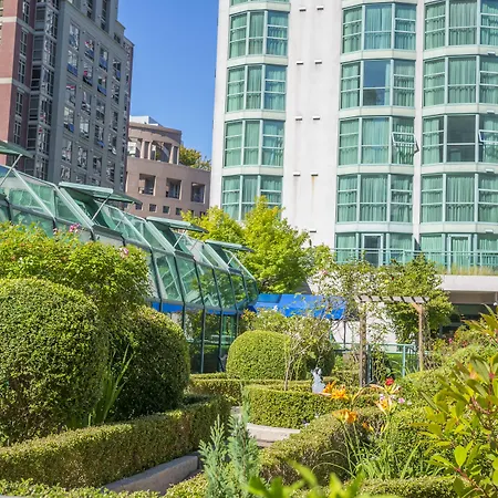 Rosedale On Robson Suite Hotel-2