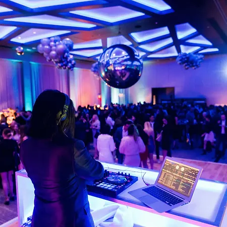 Paradox Vancouver-3