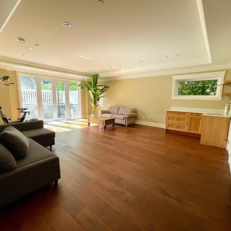 Spacious Cozy House In Vancouver West-3