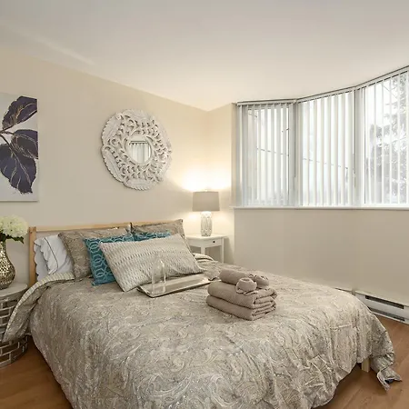3Br/3Ba Downtown Luxury Townhouse-3